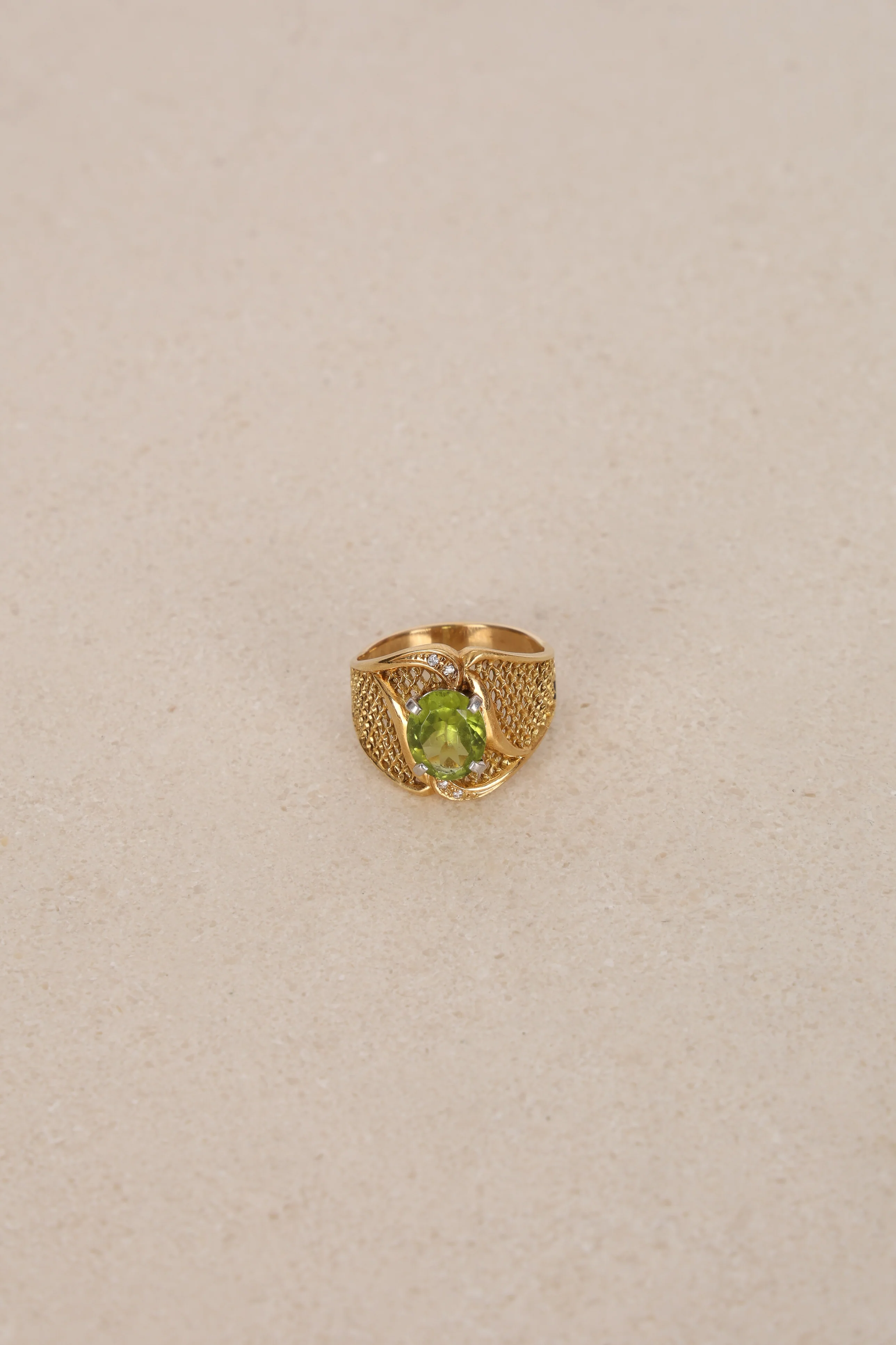 Vintage 1970s-1980s 18K Yellow Gold Peridot and Diamond Mesh Cocktail Ring, Size US 8.5 - Image 8