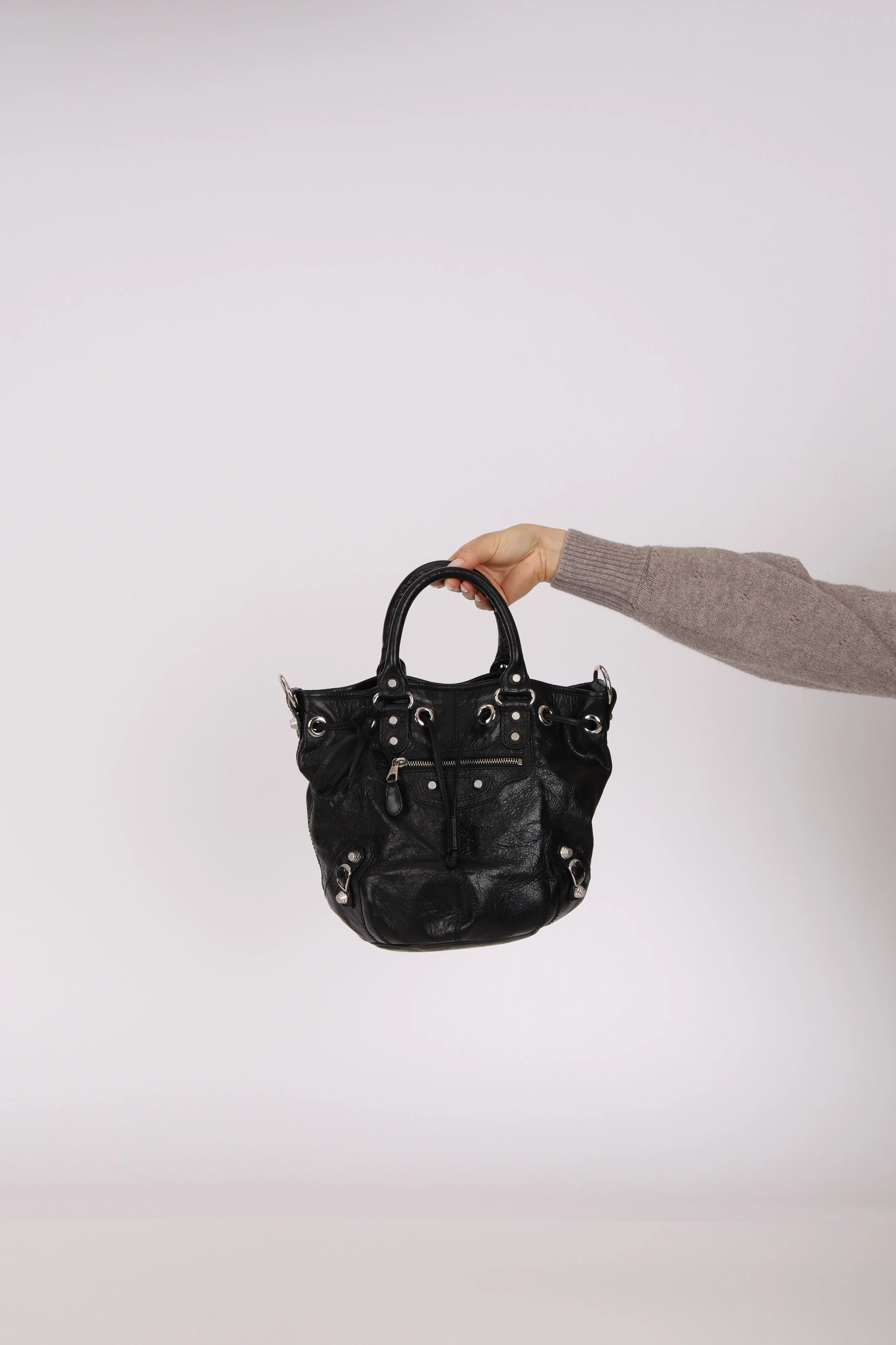 Balenciaga 2013 Black Arena Giant 12 Pompom Small Bucket Bag - Image 5