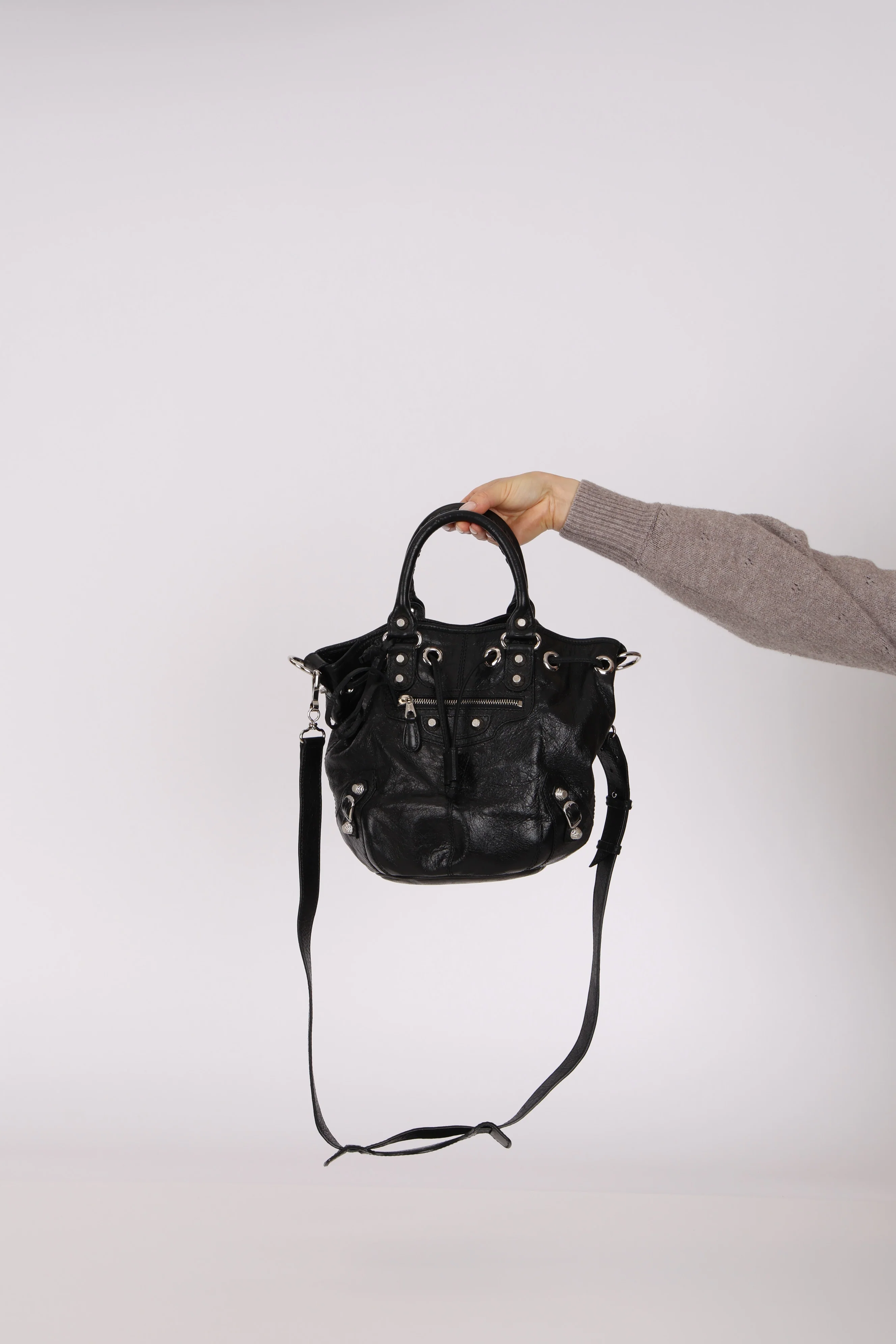 Balenciaga 2013 Black Arena Giant 12 Pompom Small Bucket Bag - Image 6