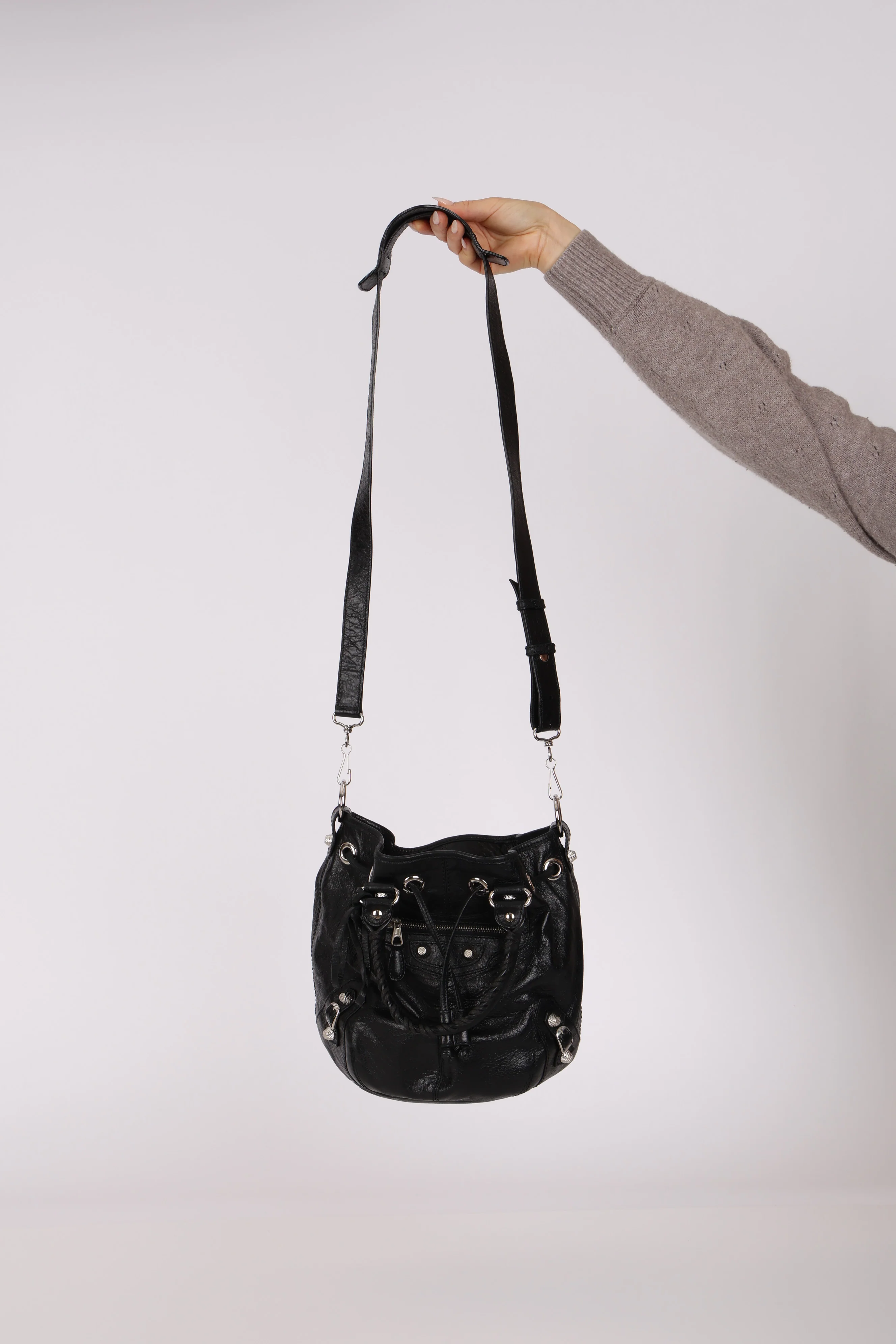 Balenciaga 2013 Black Arena Giant 12 Pompom Small Bucket Bag - Image 7