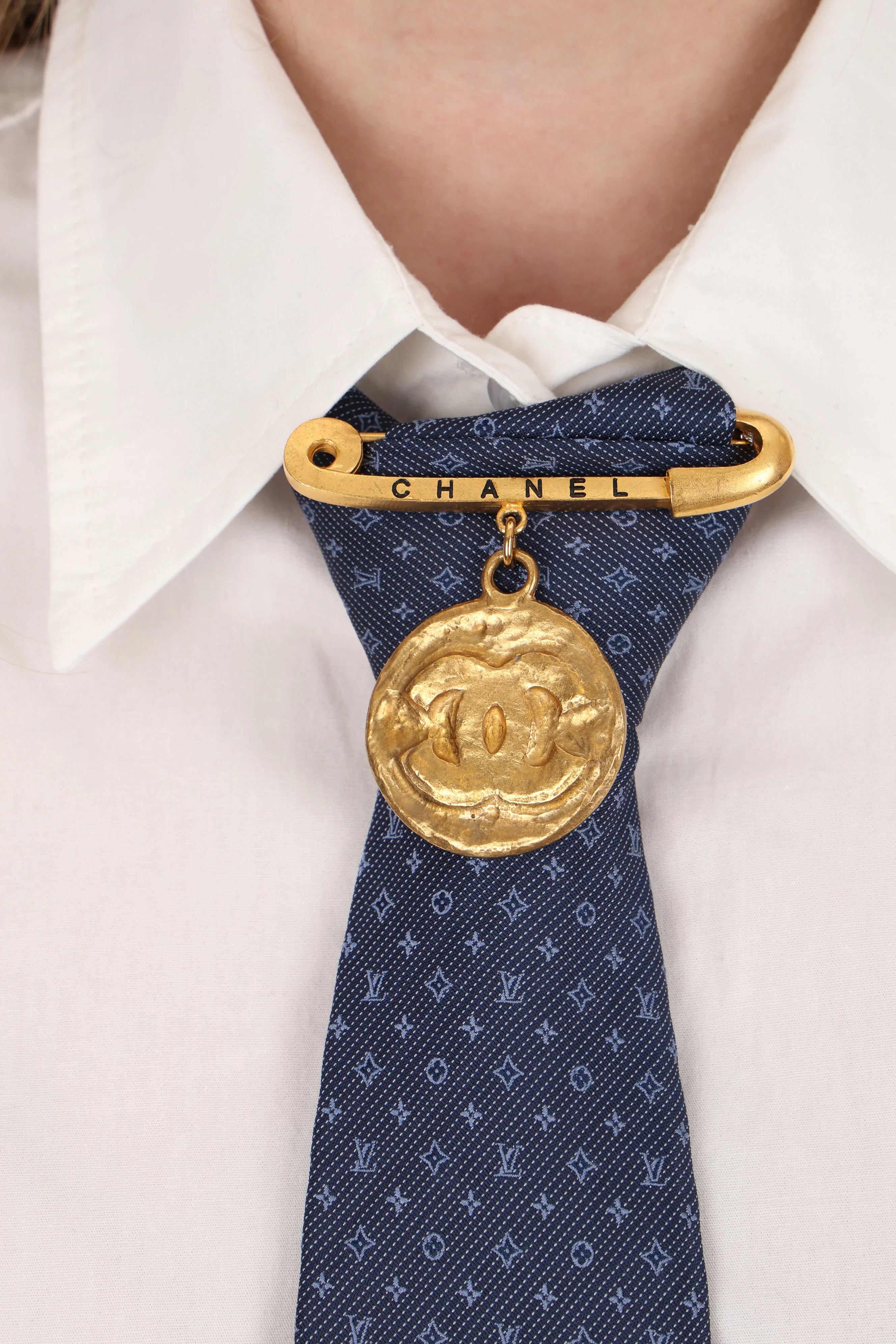 Chanel 1994 Logo Safety Pin and Medallion Brooch 24K GP - Image 5