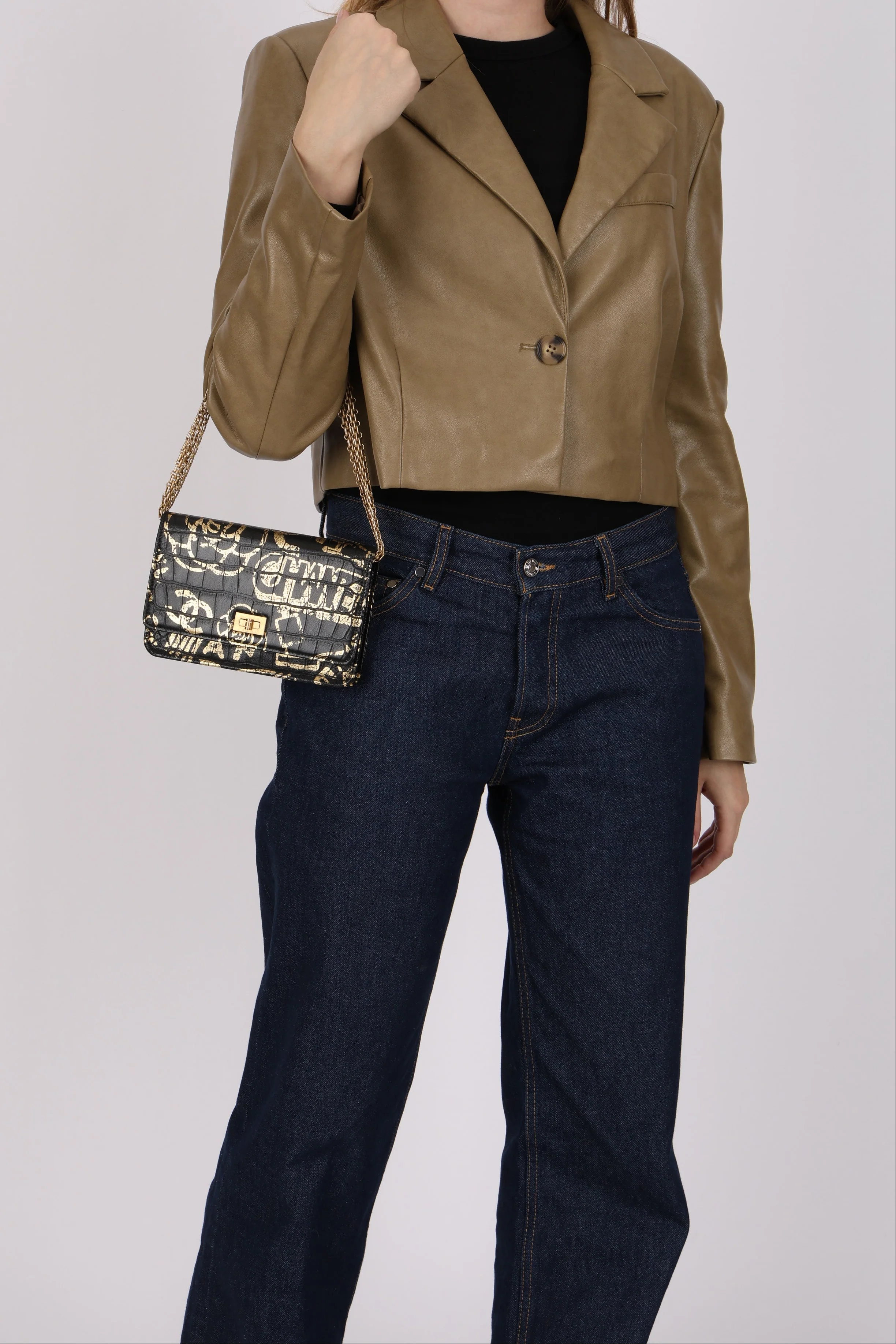 Limited Edition Chanel 2019 Paris-New York Croc Embossed Graffiti Reissue Wallet on Chain - Image 15