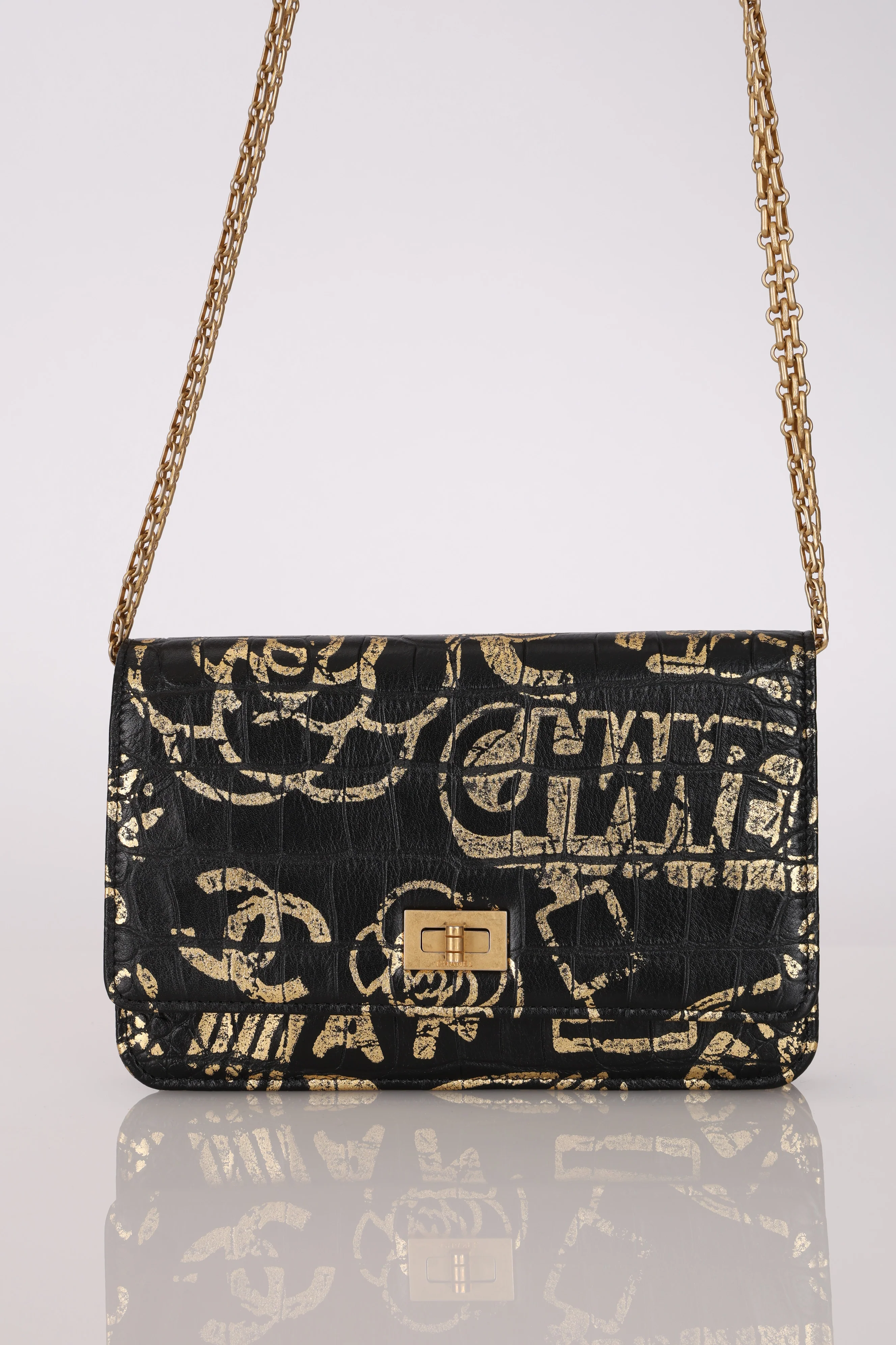 Limited Edition Chanel 2019 Paris-New York Croc Embossed Graffiti Reissue Wallet on Chain - Image 6