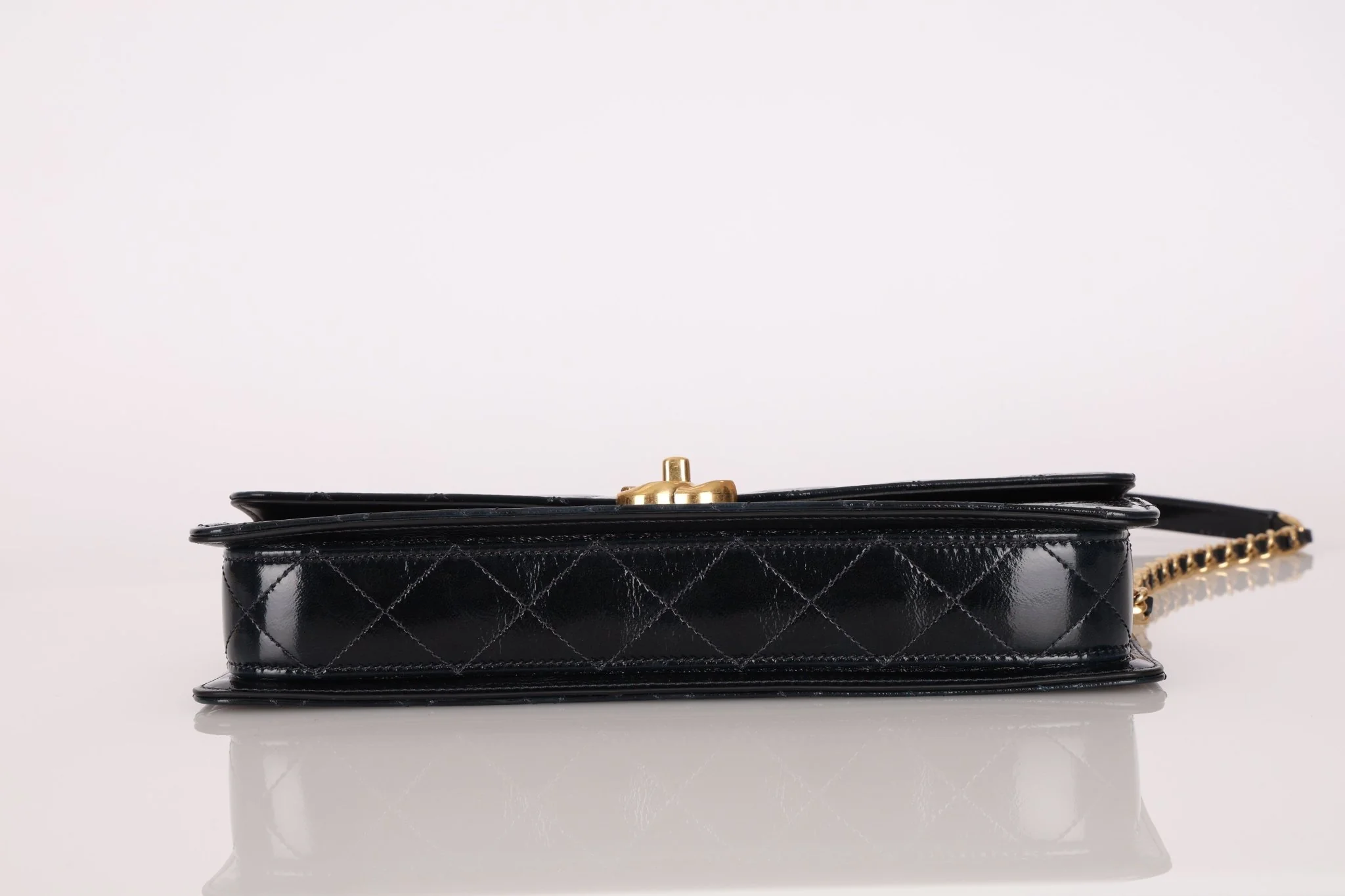 Chanel 2024 Patent Métiers d’art Turnlock Large East West Bag - Image 10