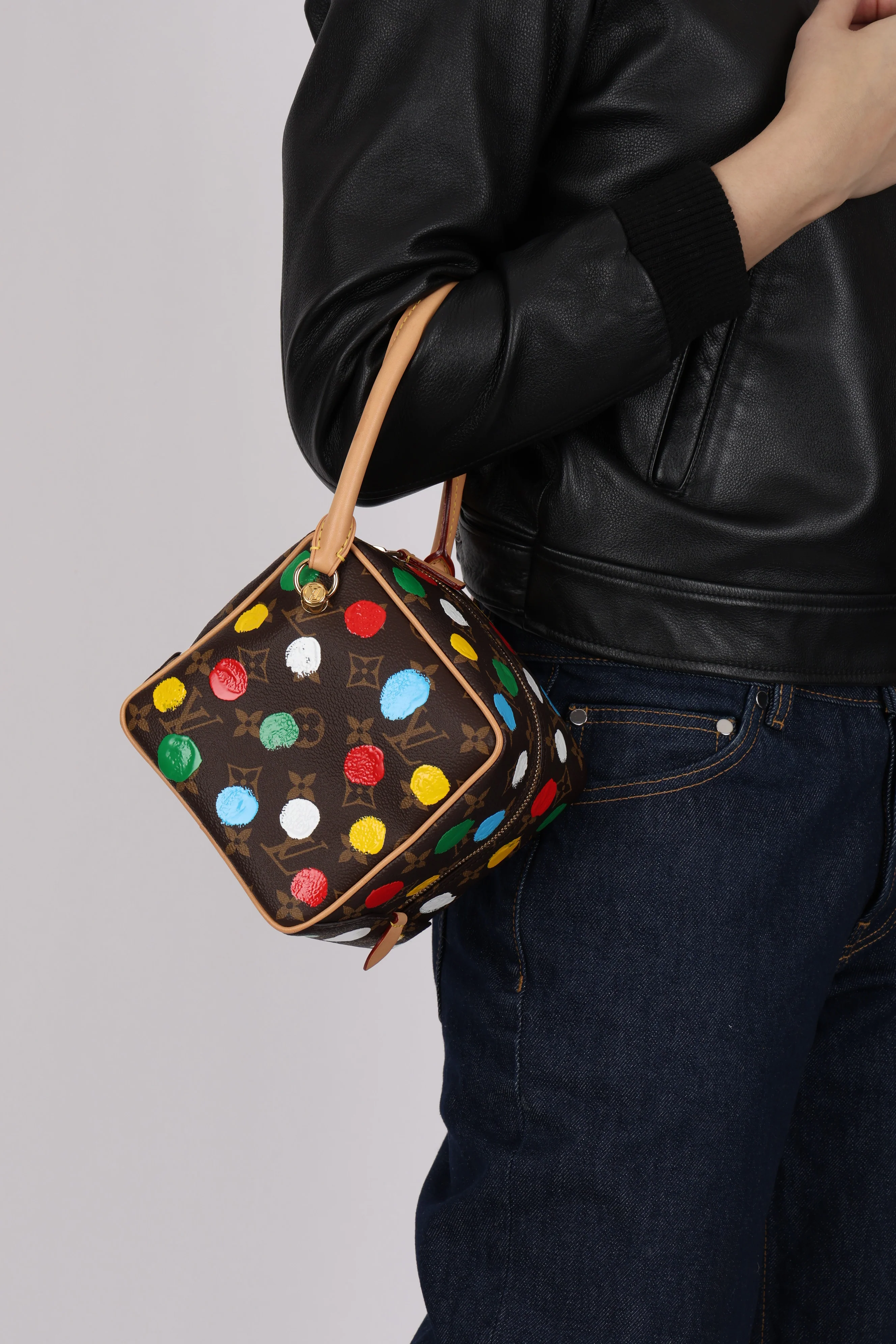 Limited Edition Louis Vuitton x Yayoi Kusama 2022 Painted Dots Square Bag - Image 11